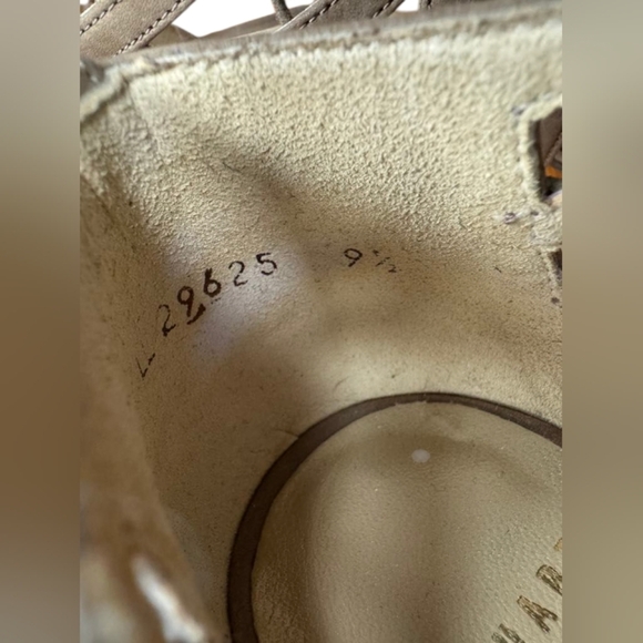 Stuart Weitzman NWT Tie One On Kitten Heel Strappy Tan Leather Shoes Size 9 1/2 - Picture 8 of 11